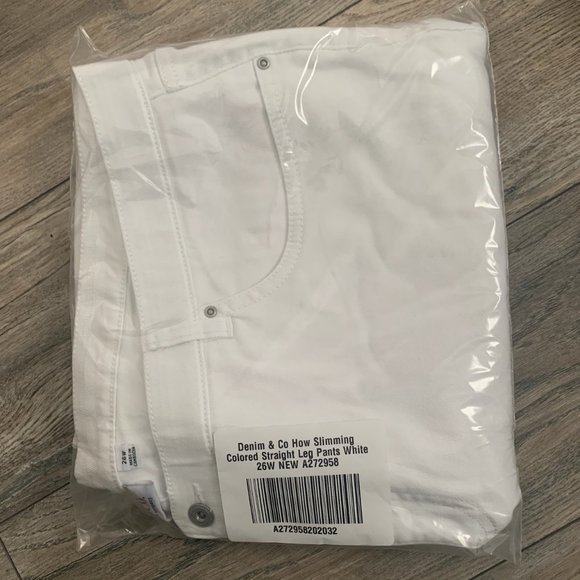 NWT DENIM & CO HOW SLIMMING STRAIGHT LEG JEANS 24W - Picture 4 of 16